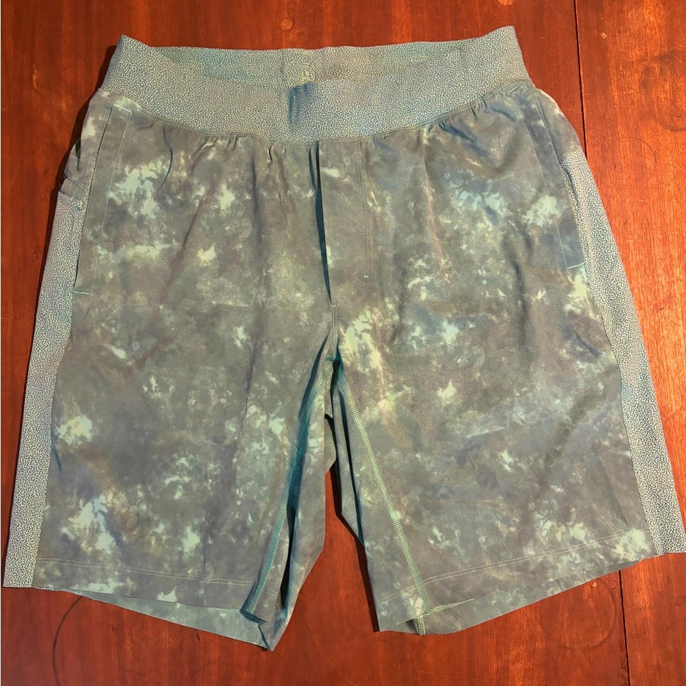 Men’s green lululemon shorts